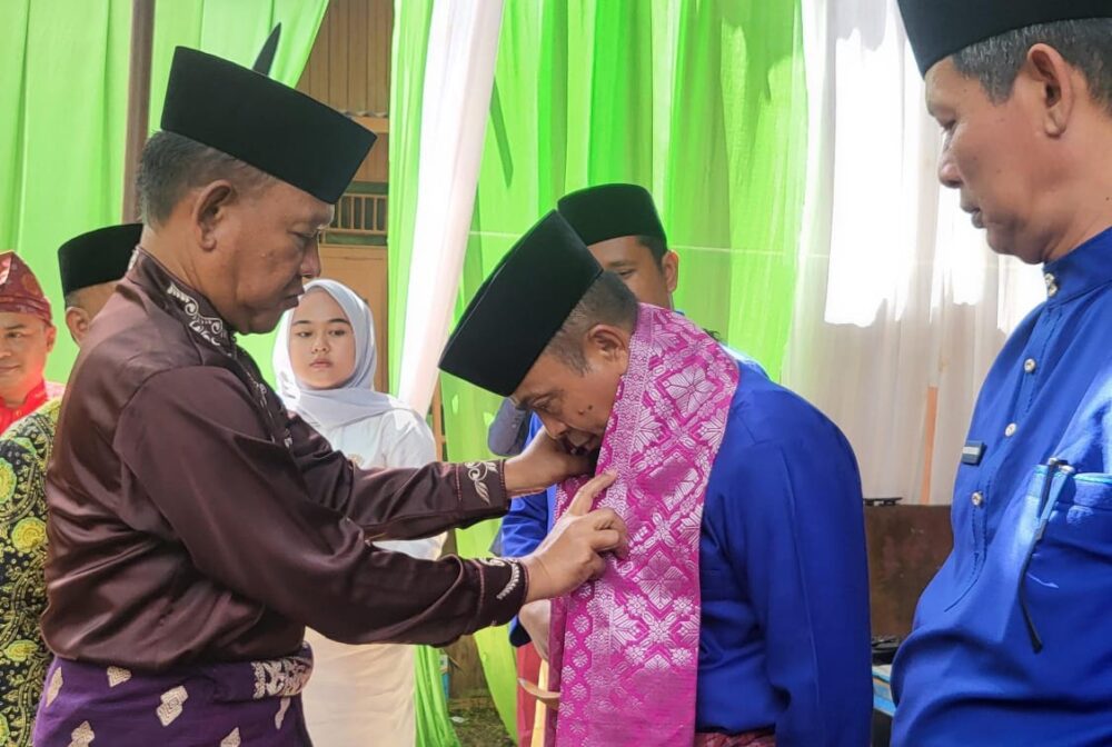 Wabup H A Khafidh Kukuhkan Pengurus Depati Kalbu Dusun Bangko