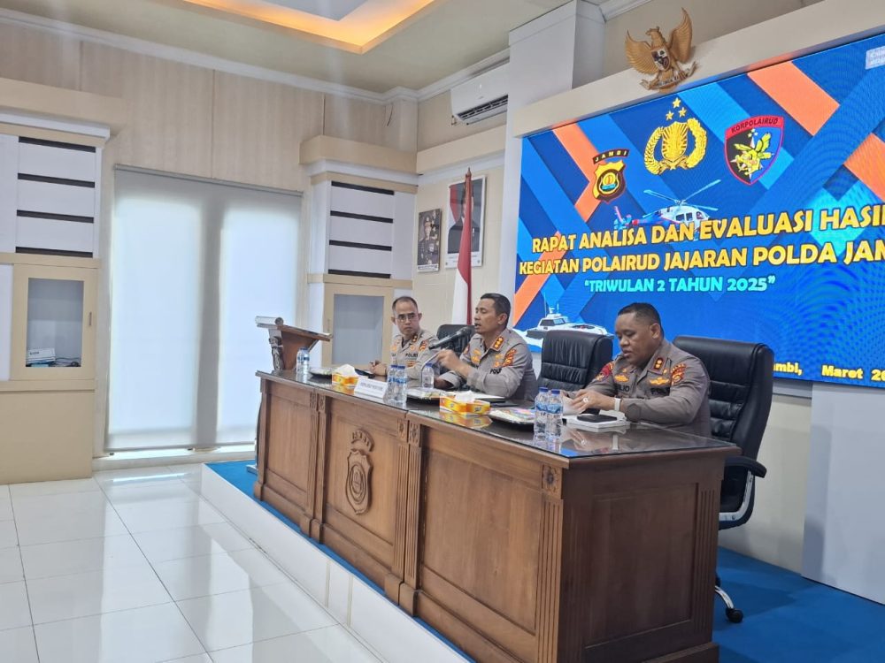 GELAR RAPAT ANEV, DIRPOLAIRUD POLDA JAMBI TEKANKAN PENINGKATAN PELAYANAN KEPADA MASYARAKAT DAN PENGAWASAN WILAYAH