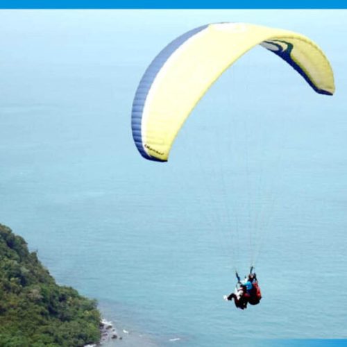 Utusan Khusus Presiden Nikmati Sensasi Terbang di Batu Alif Paragliding, Bakauheni