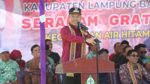 Atas Permintaan Orang Tua Wali Murid, Tahun 2026 Bupati Parosil Akan Bagikan Kembali Tiga Stel Seragam Sekolah Gratis
