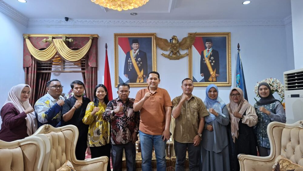 Dilepas Bupati M. Syukur, Dua Guru Berprestasi Siap Harumkan Nama Merangin di Tingkat Nasional
