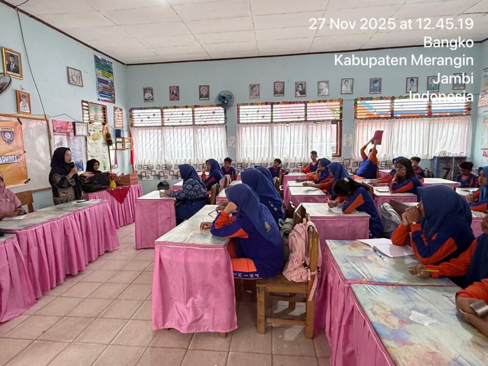 Satbinmas Polres Merangin Gencarkan Pembinaan dan Penyuluhan di SMPN 1 Merangin: Antisipasi Kenakalan Remaja dan Bahaya Sosial