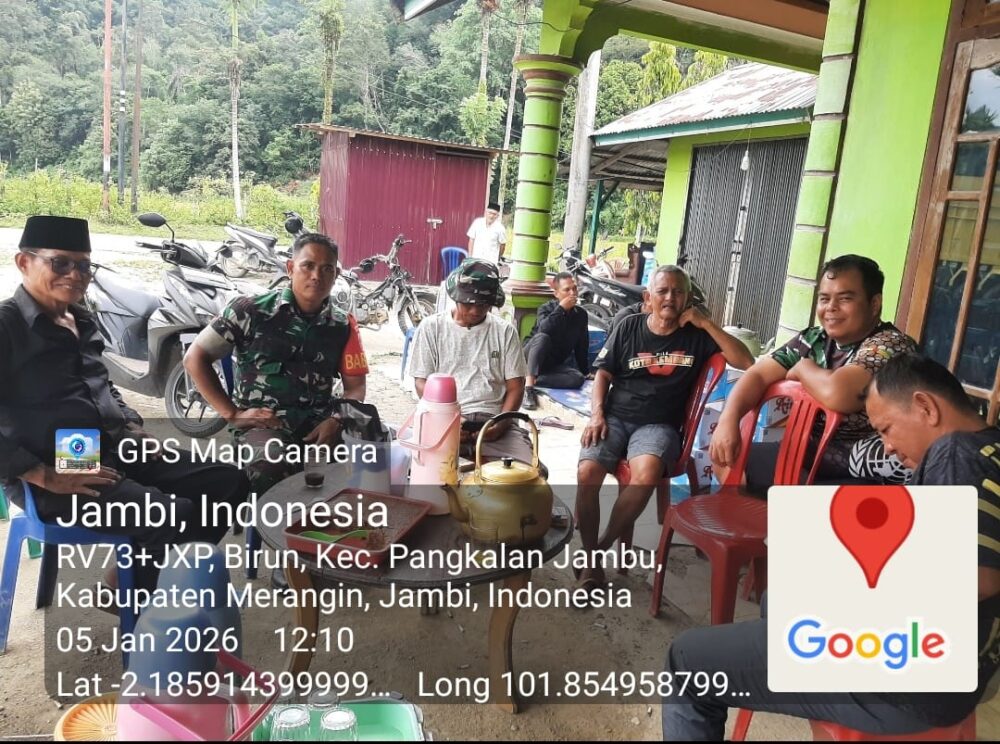 *Keakraban Babinsa Koramil 420-07/Sei Manau Bersama Warga Desa, Tumbuhkan Kekompakan dan Kemanunggalan TNI–Rakyat*