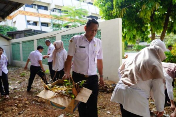 Gubernur Mirza Wajibkan Gerakan ASRI di Seluruh OPD Lampung, Bersih-Bersih 30 Menit Setiap Hari
