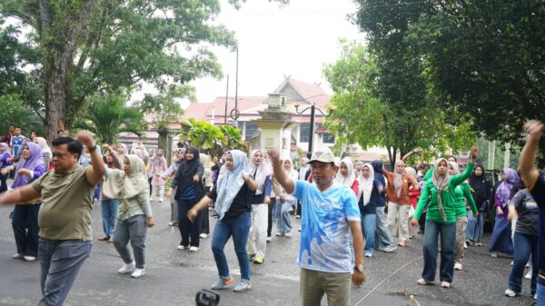 Ciptakan Lingkungan Bersih, Pemkab Merangin Gelar Goro dan Senam Bersama Lintas OPD