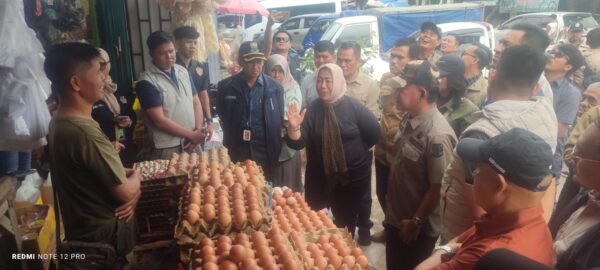 Wabup H A Khafidh Bersama Satgas Saber Pantau Harga Pasar     · Stok Kebutuhan Pangan Jelang Ramadhan 1447 dan Idul Fitri Cukup
