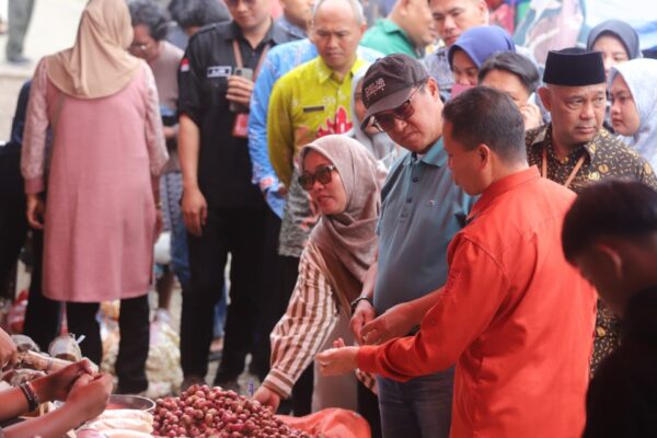 Jelang Ramadhan 2026, Sekda Nukman Sidak Harga Sembako di Pasar Liwa — Ini Hasil Mengejutkannya!