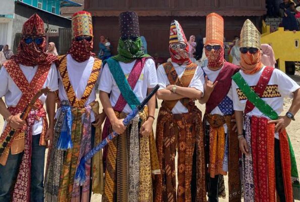 Bupati Parosil Mabsus Ajak Warga Lestarikan Sekura Cakak Buah, Tegaskan Jaga Nilai Budaya Lampung Barat