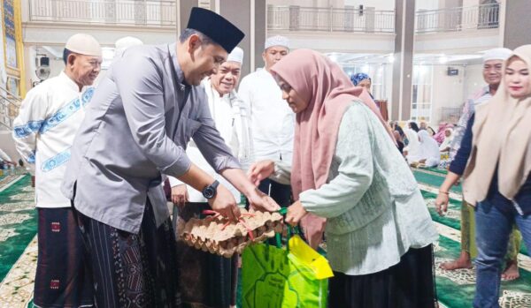 Gubernur Puji Semangat Bupati H M Syukur Bangun Merangin  * H Al Haris Safari Ramadan di Masjid Al Mukmin Pamenang