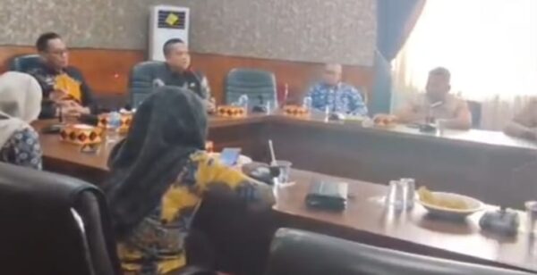 Awali Hari dengan Gotong Royong dan Doa, Setwan DPRD Lampung Selatan Lepas Pegawai Berangkat Haji