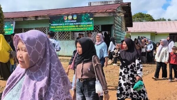 Antusias Warga Sambut TMMD ke 128 di Desa Seko Besar