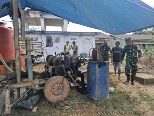 Satgas TMMD Ke-128 Kodim 0420/Sarko Goro Bangun Sumur Bor Bersama Warga Desa Seko Besar