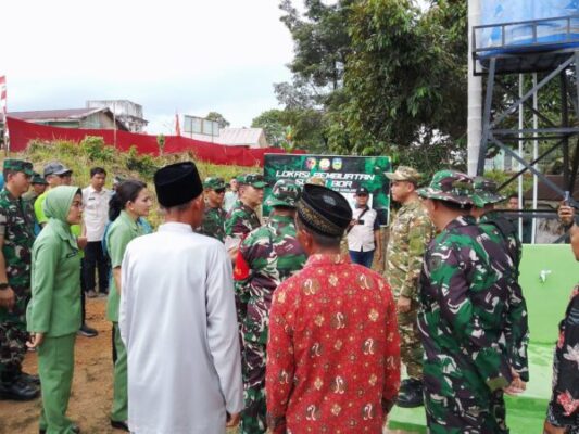 Pangdam XX/TIB Bersama Danrem, Dandim, Bupati dan Wakil Bupati Tinjau Sumur Bor Hasil Kegiatan TMMD di Masjid Nurul Huda