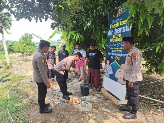 Polres Merangin Serahan bantuan Fasilitas Air Bersih (Sumur Bor) Kepada Marbot Musholla Qur’an Presisi