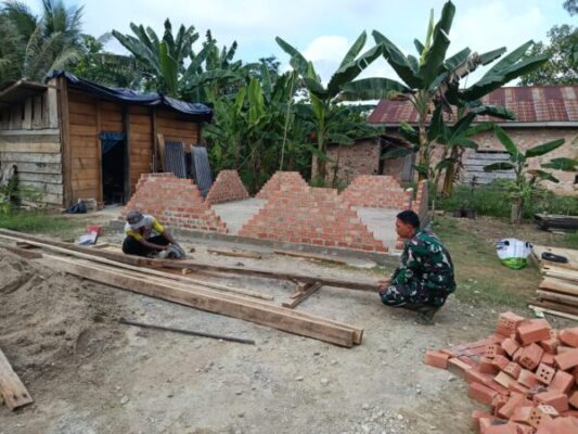 Penimbunan Material Sirtu Percepat Pembangunan Jalan 1 Kilometer dalam Karya Bakti Skala Besar Kodim 0420/Sarko