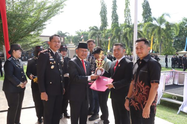 Pimpin Upacara Hari Bhayangkara ke-80, Kapolres Merangin Ajak Personil Perkuat Profesionalisme dan Meningkatkan Pelayananan Kepada Masyarakat